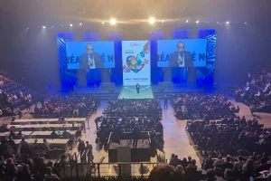 Jean Gasté sur la scène du 121e Congrès des notaires, à Montpellier.