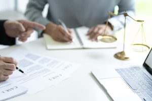 Le justiciable n’aura besoin de répondre qu’à une dizaine de questions personnelles et fournir les documents listés par l’outil.