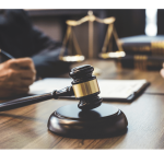 Greffier : un rouage essentiel du système judiciaire