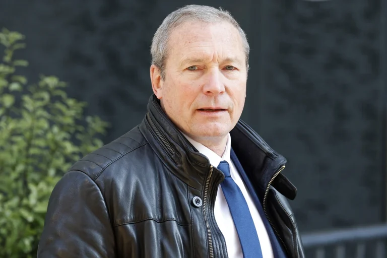 « On ne peut pas rentrer au Bataclan et en ressortir sans être marqué par cette scène. C’est le jour où notre démocratie a été taillée de toutes parts », se remémore Jean-Michel Fauvergue.