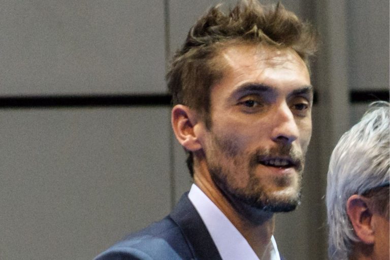 Le conseil de prud’hommes de Paris a prononcé, lundi 15 décembre, la nullité du licenciement de l’ancien directeur technique national de la FFT et condamné l’instance à lui verser près de 850.000 euros d’indemnités.