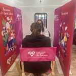 « Comment peut-on accepter qu’en France, 200 femmes meurent chaque jour de maladies cardiovasculaires ? » : en tournée pour rendre la prévention accessible à toutes, le Bus du Cœur des femmes fait étape à Argenteuil