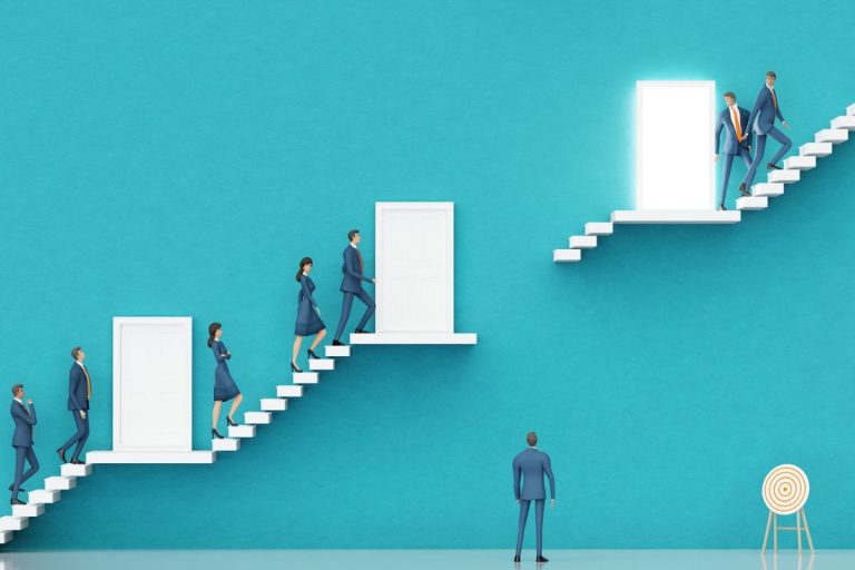 Lors de la cinquième édition de « La Nuit des Loups-Garous », hackathon entrepreneurial réunissant des alternants, la question de leur suivi en entreprise s’est imposée dans les discussions.