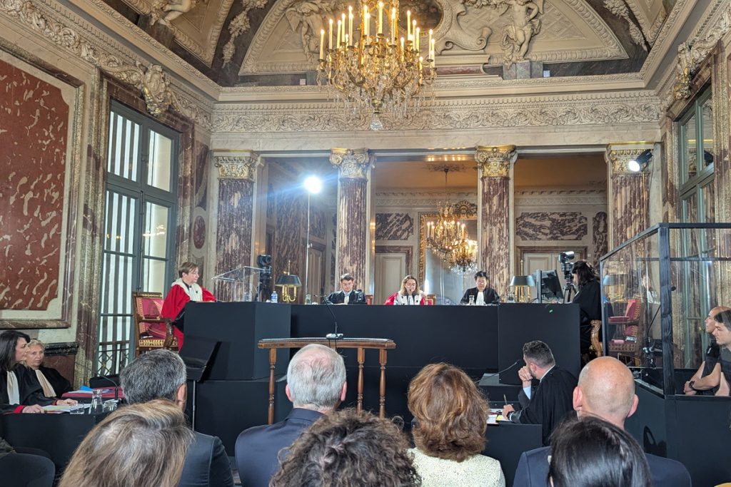 Le décor d'une salle d'audience avait été parfaitement recréé au sein de la Chancellerie pour l'occasion.