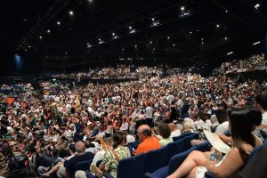 Plus de 1 000 diplômés venant de toutes les régions de France étaient présents.