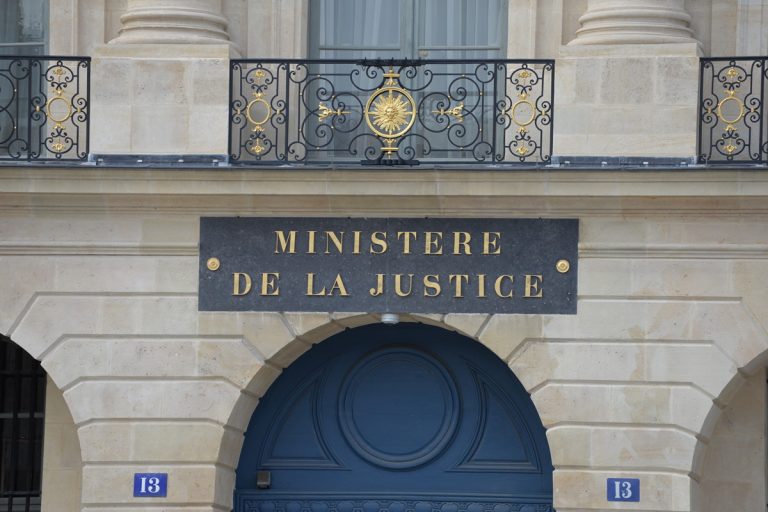 Avec cette hausse, la trajectoire prévue par la loi d'orientation et de programmation du ministère de la justice devrait être dépassée.