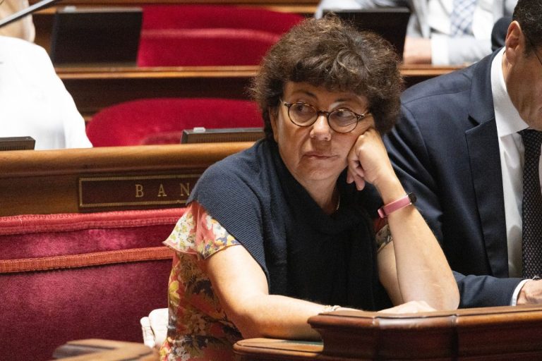 Adopté par le Sénat mardi 21 juillet 2026 lors d’un vote solennel par 214 voix contre 111, le projet de loi d’urgence agricole a provoqué de fortes tensions jusque dans les rangs du gouvernement.