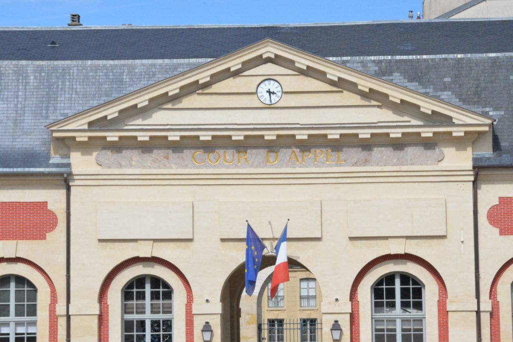 Le frontispice de la cour d'appel de Versailles