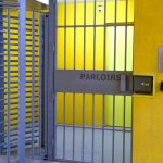 Caroline, visiteuse de prison&nbsp;: « Derrière les barreaux, ça pourrait très bien être nous&nbsp;»