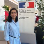 Interdiction des réseaux sociaux aux mineurs : « Quand l’enfant est dans son lit, les prédateurs sont dans sa chambre », alerte Sarah El Hairy