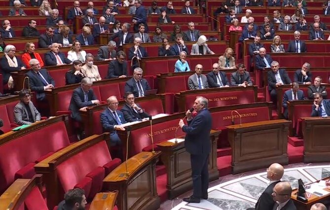 Questions au gouvernement : 50 ans d’histoire parlementaire en 6 dates-clés
