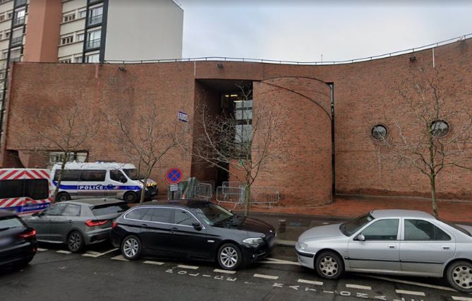 L’Etat a trois mois pour mettre en conformité les cellules du commissariat d’Aubervilliers
