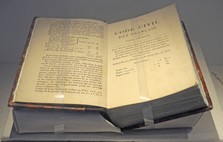 Chronique "les symboles du Droit" : le Code civil