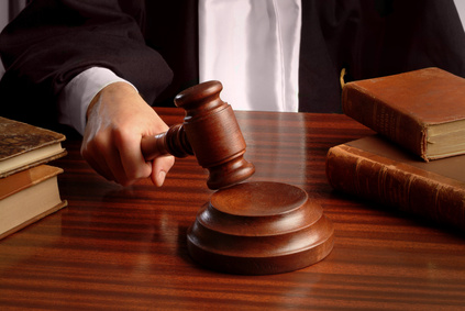 Notaires, commissaires-priseurs judiciaires et huissiers de justice : un décret important 