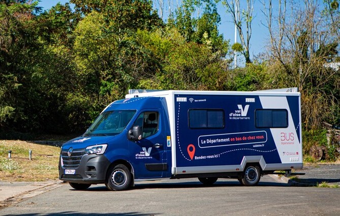 Le bus France Services sillonnera le Val-d'Oise jusqu'à la fin de l'année
