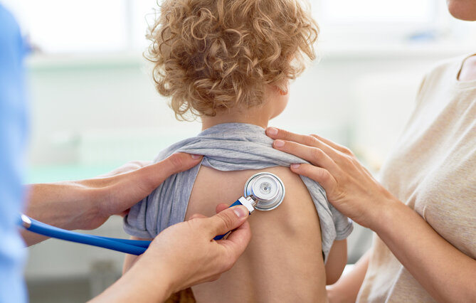 Signalement des violences sur mineurs : une tribune dénonce les risques qui pèsent sur les médecins, et par ricochet sur les enfants
